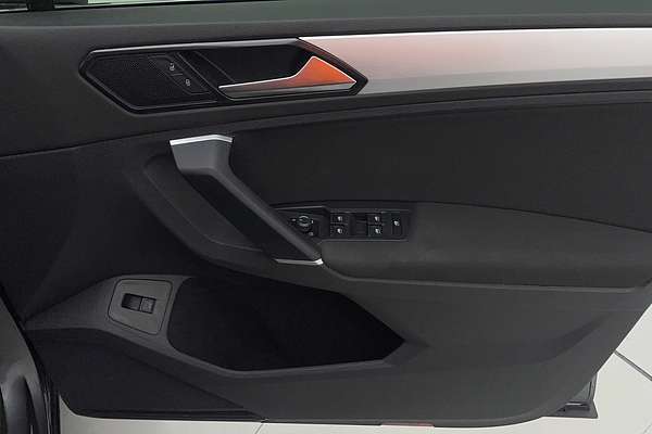 2017 Volkswagen Tiguan 132TSI Adventure 5N