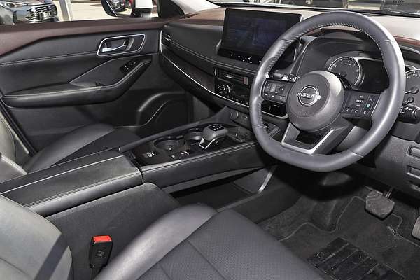 2025 Nissan X-TRAIL ST-L T33