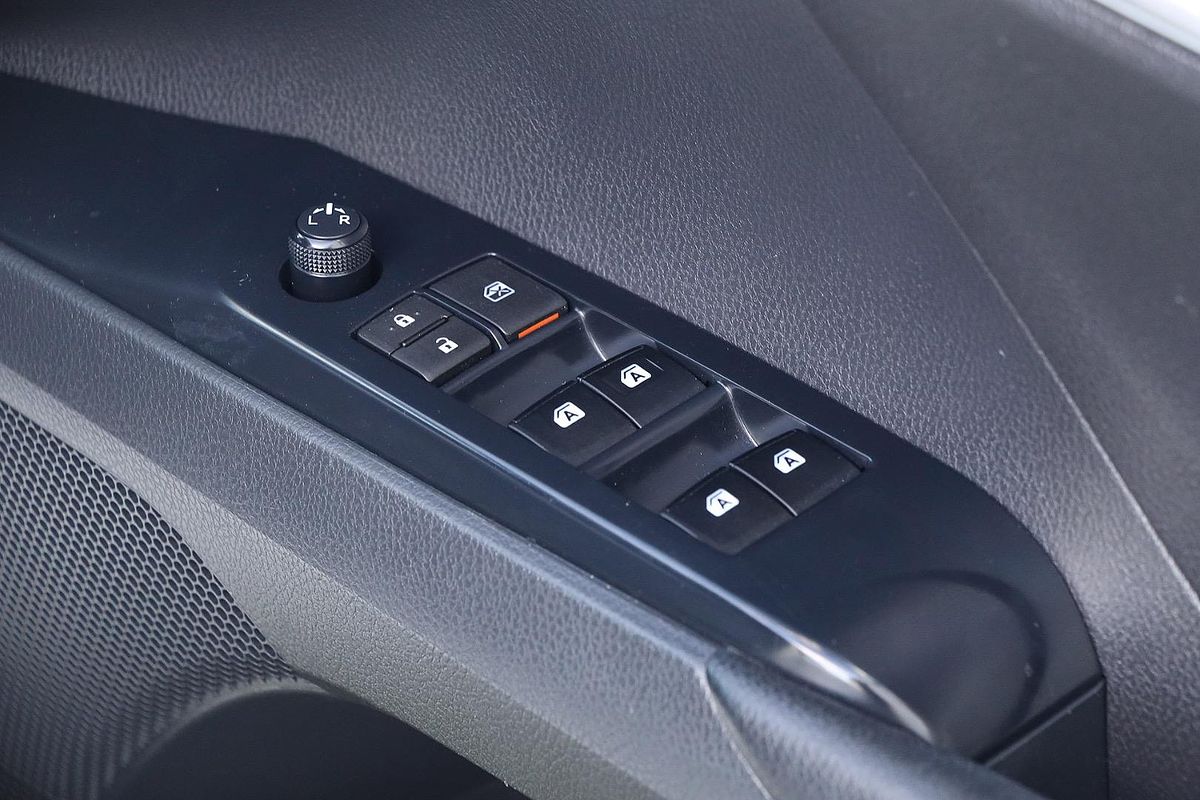 2018 Toyota Camry Ascent ASV70R