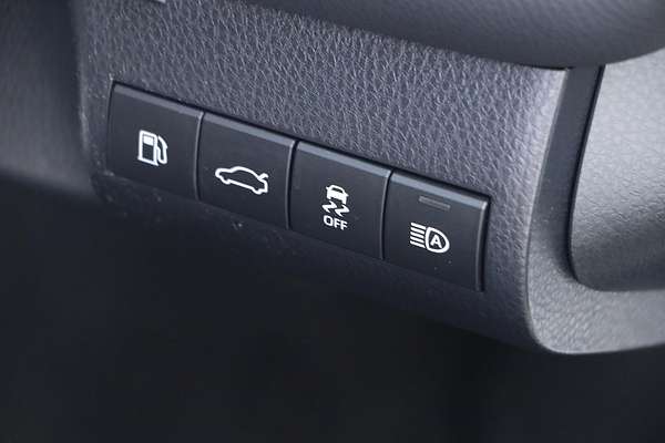 2018 Toyota Camry Ascent ASV70R