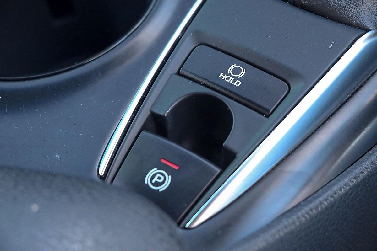 2018 Toyota Camry Ascent ASV70R