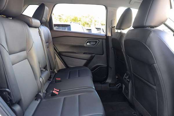 2024 Nissan X-TRAIL ST-L T33