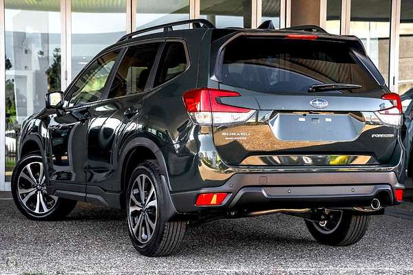 2024 Subaru Forester 2.5i Premium S5