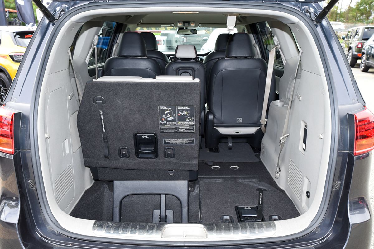 2018 Kia Carnival Platinum YP