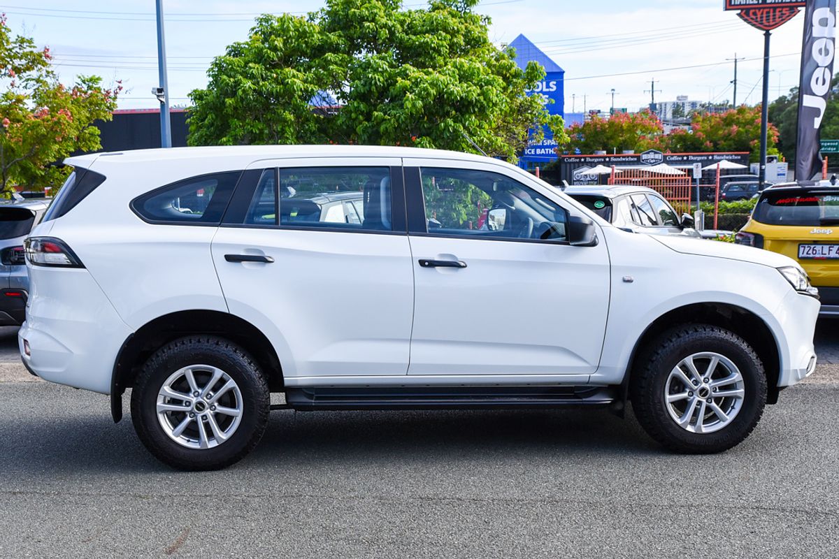 2021 Isuzu MU-X LS-M
