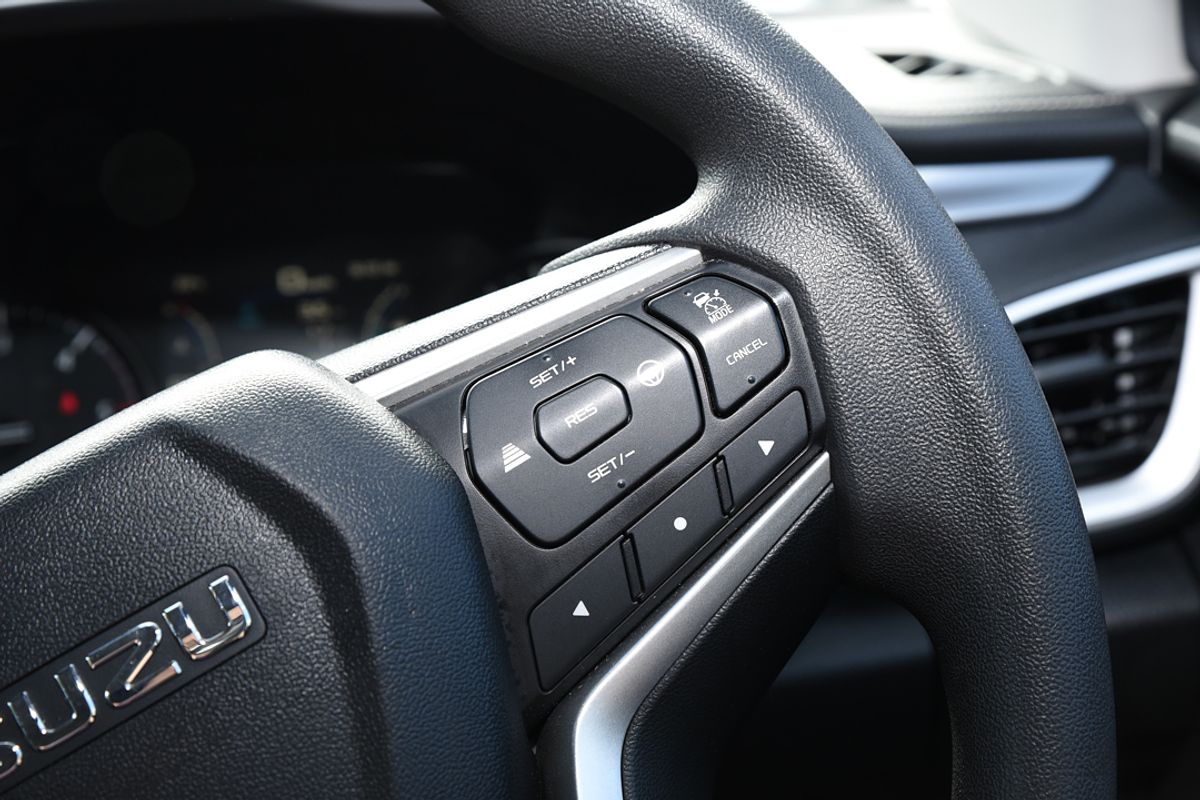 2021 Isuzu MU-X LS-M