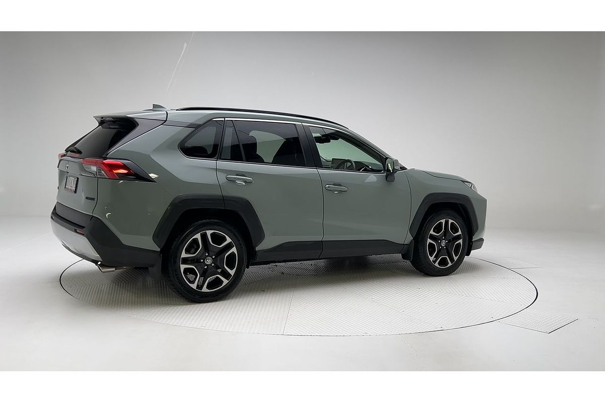 2020 Toyota RAV4 Edge AXAA54R