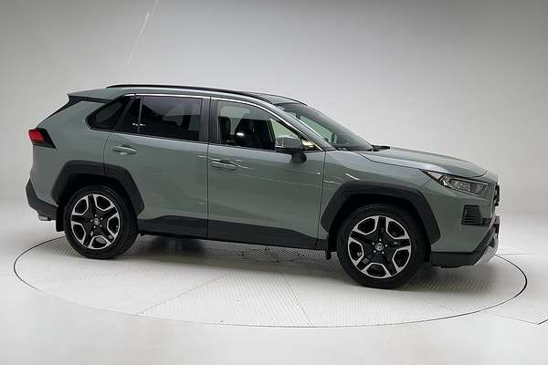 2020 Toyota RAV4 Edge AXAA54R