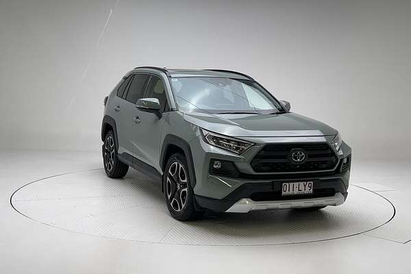 2020 Toyota RAV4 Edge AXAA54R