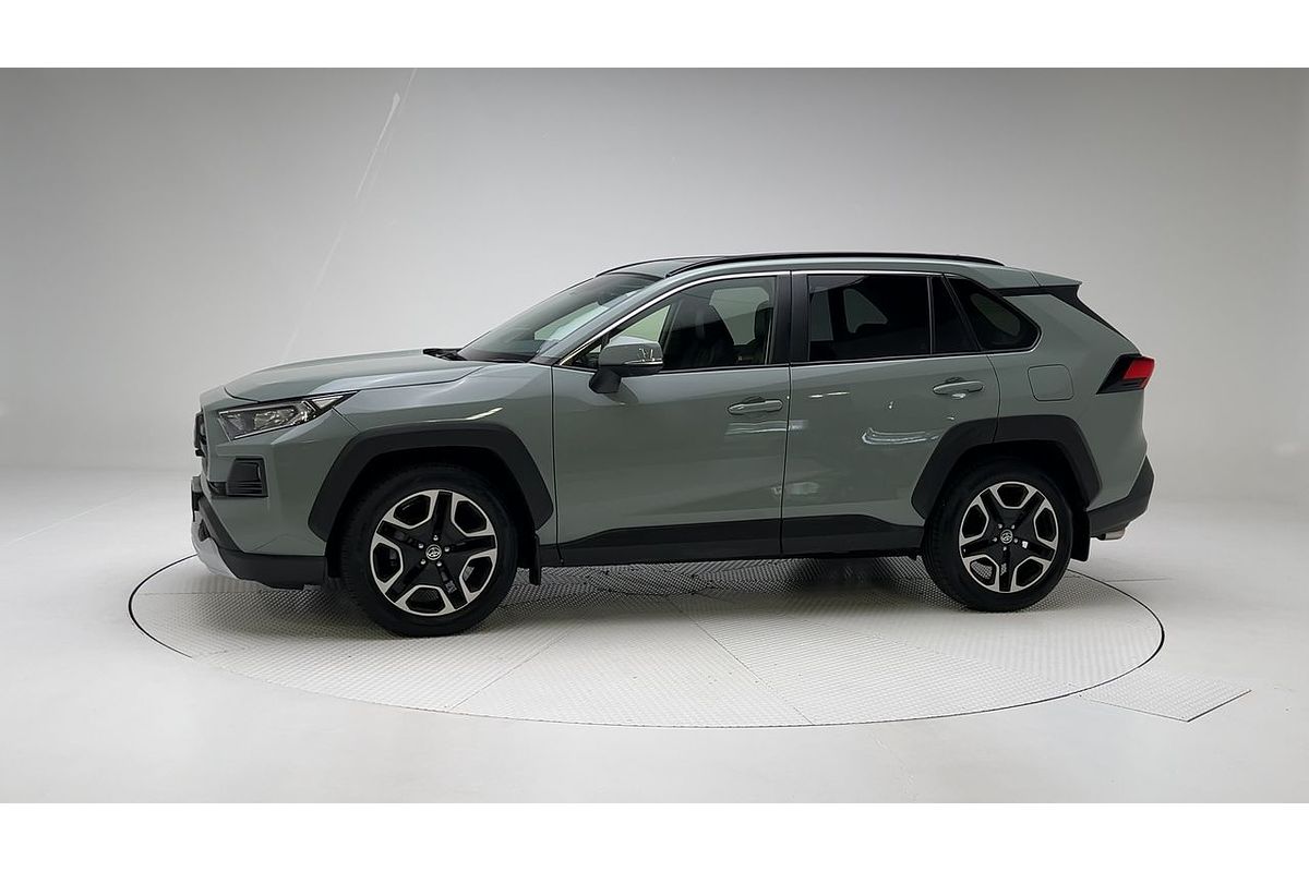 2020 Toyota RAV4 Edge AXAA54R