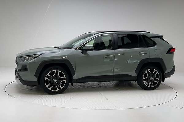 2020 Toyota RAV4 Edge AXAA54R