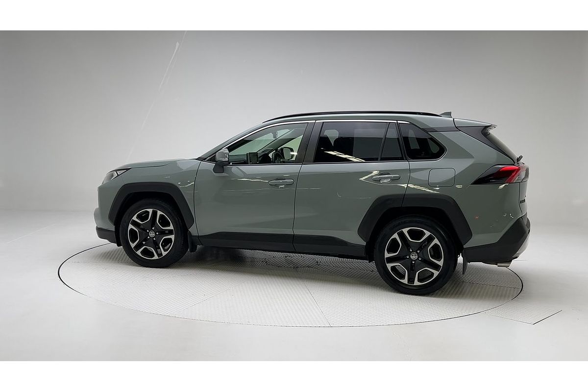 2020 Toyota RAV4 Edge AXAA54R