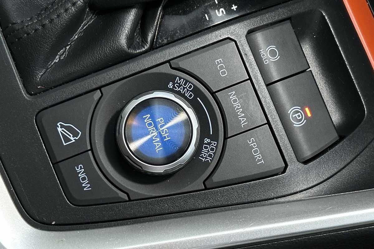 2020 Toyota RAV4 Edge AXAA54R