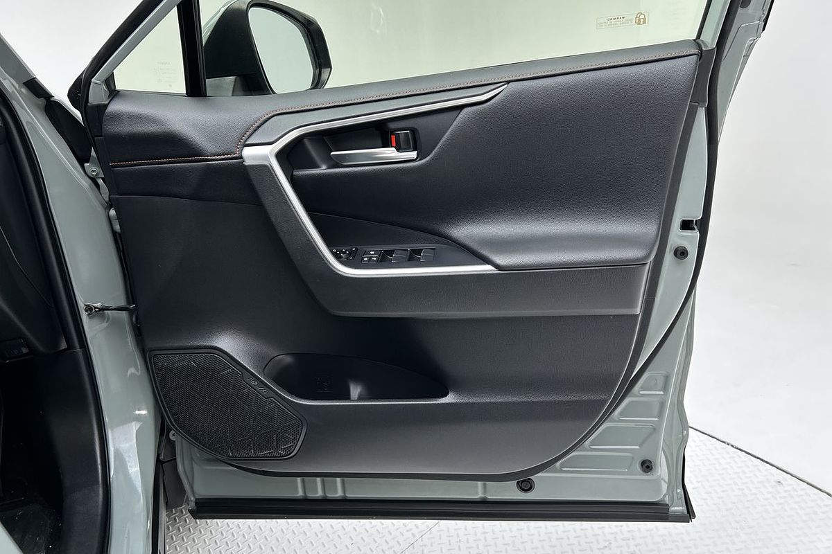 2020 Toyota RAV4 Edge AXAA54R