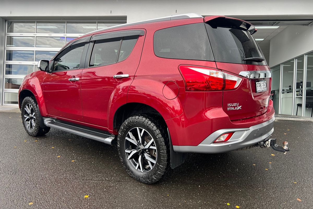 2021 Isuzu MU-X LS-T