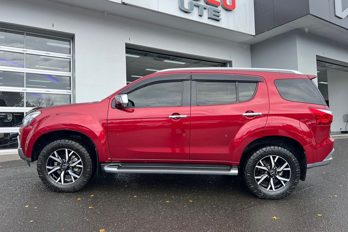2021 Isuzu MU-X LS-T