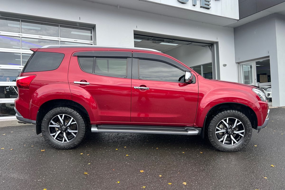 2021 Isuzu MU-X LS-T