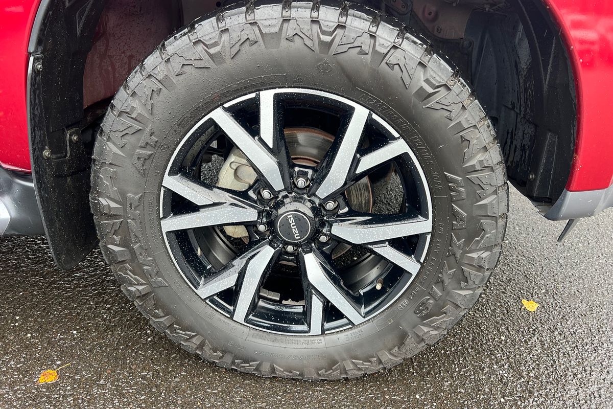 2021 Isuzu MU-X LS-T