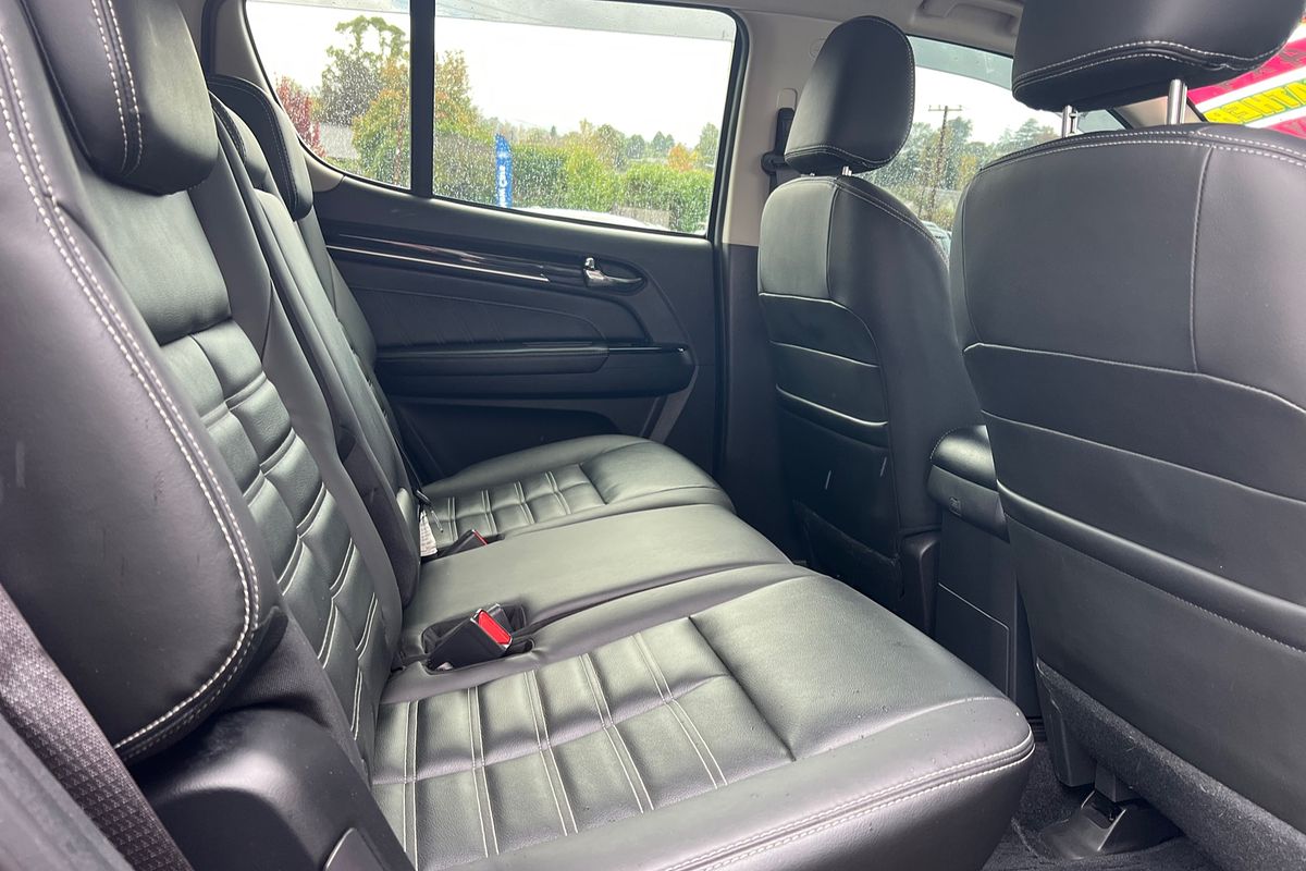 2021 Isuzu MU-X LS-T