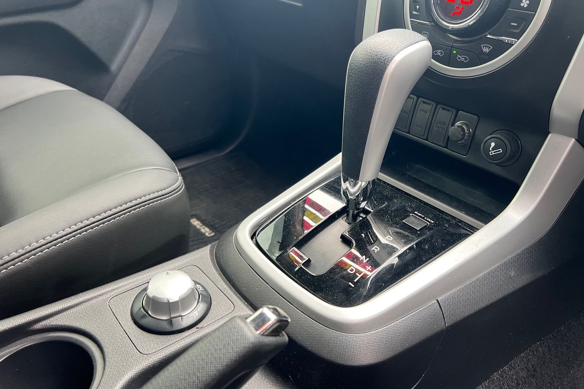 2021 Isuzu MU-X LS-T