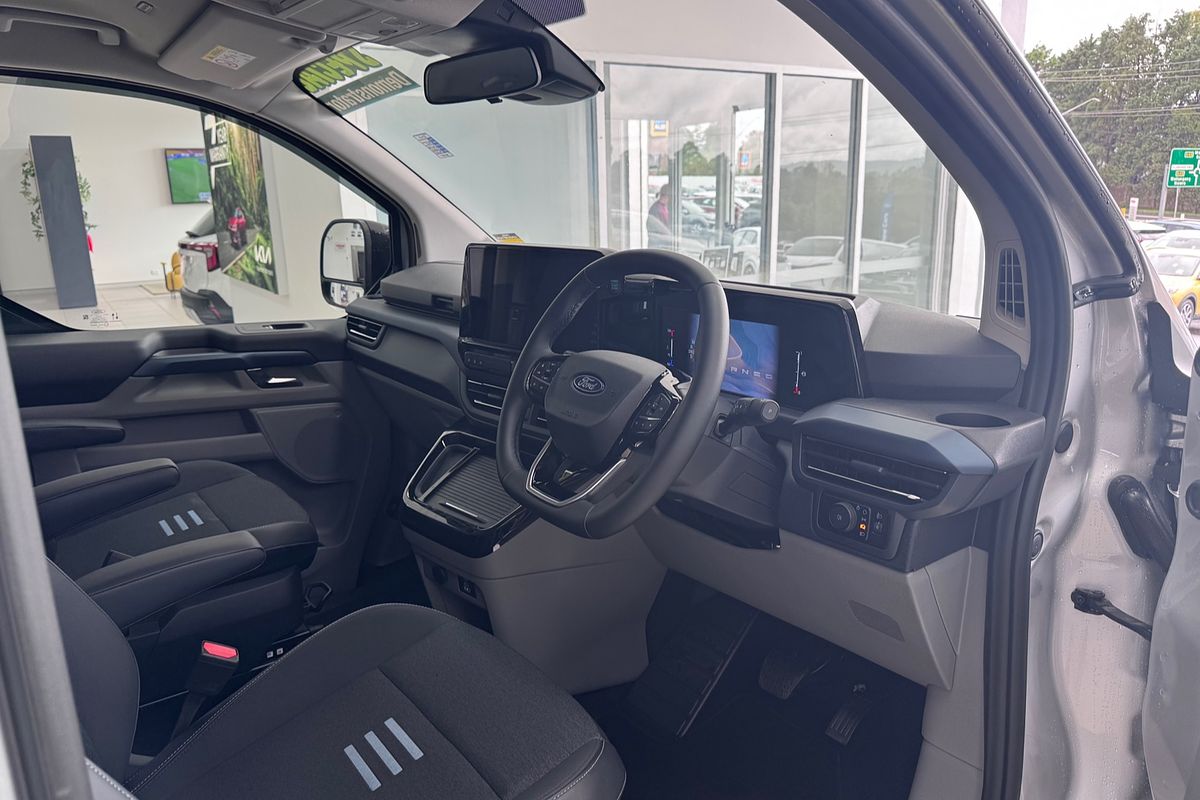 2024 Ford Tourneo Active AV SWB