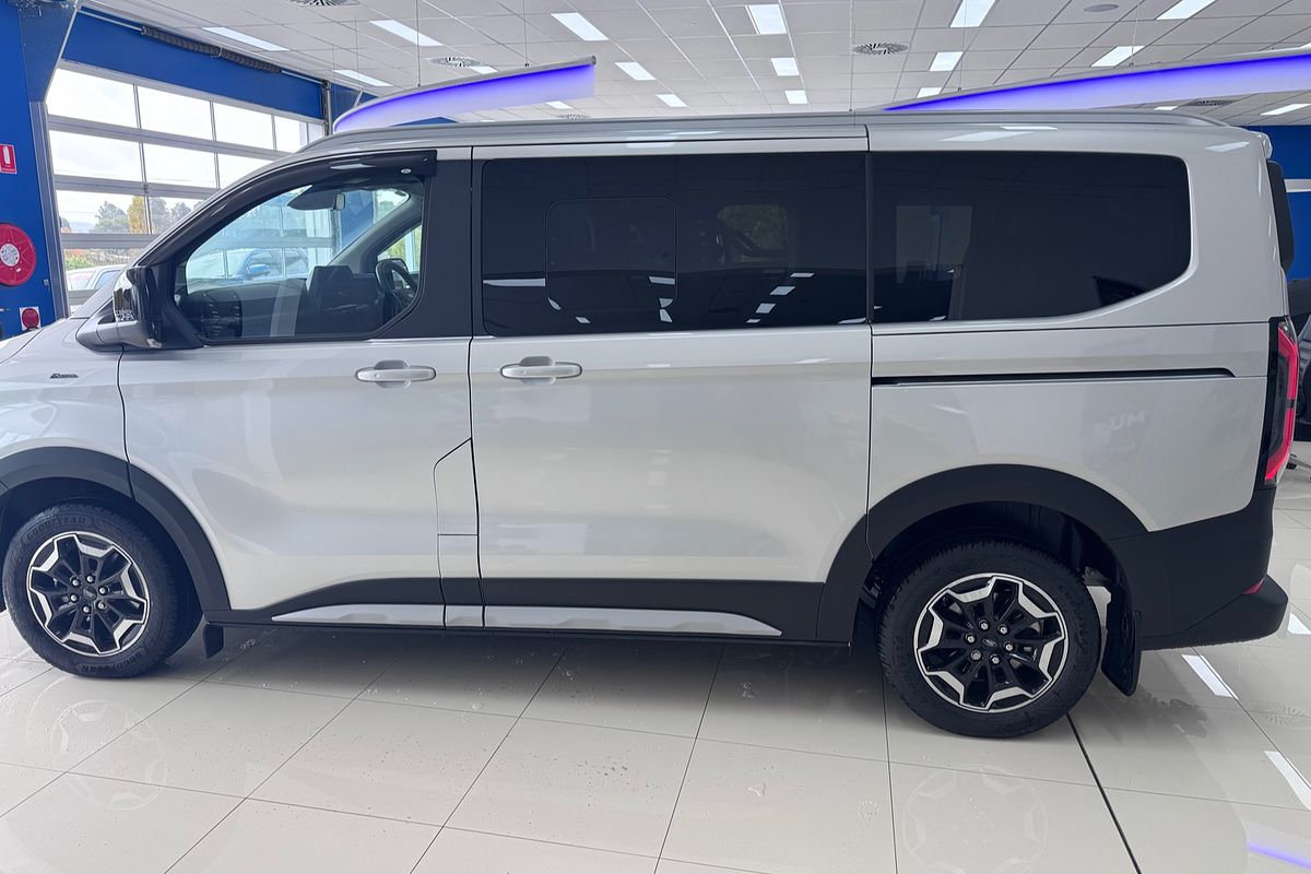 2024 Ford Tourneo Active AV SWB