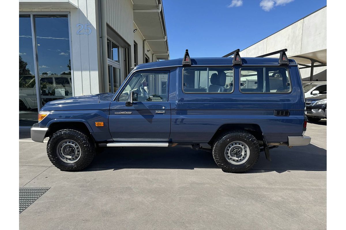 2022 Toyota Landcruiser GXL VDJ78R
