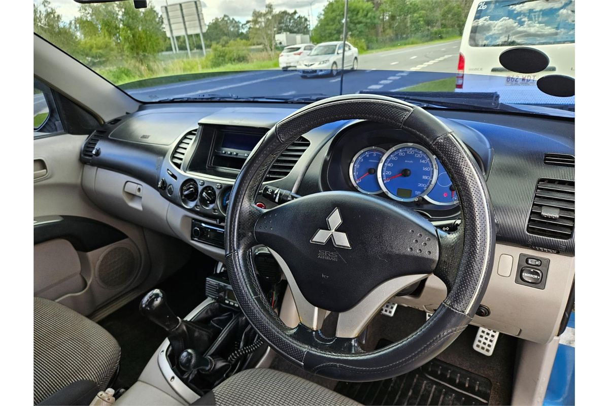 2006 Mitsubishi Triton GLX-R ML 4X4