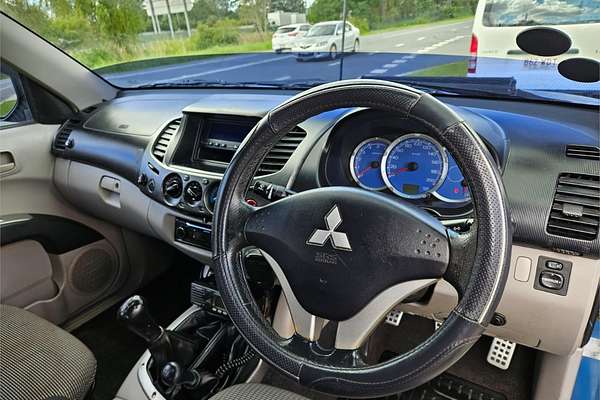 2006 Mitsubishi Triton GLX-R ML 4X4
