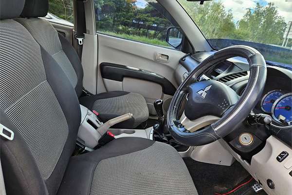 2006 Mitsubishi Triton GLX-R ML 4X4