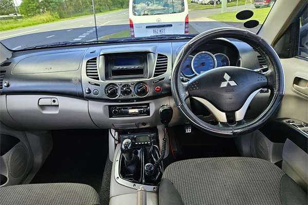 2006 Mitsubishi Triton GLX-R ML 4X4