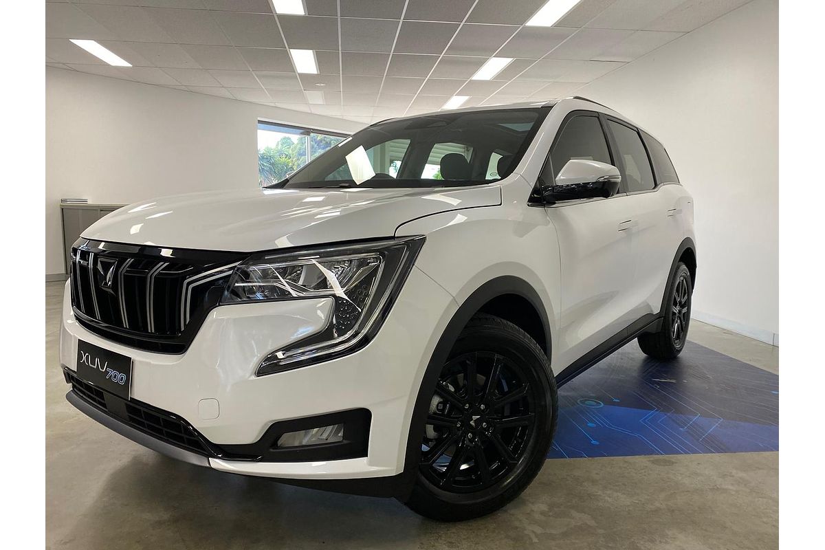 2025 Mahindra XUV700 AX7L
