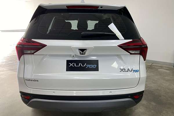 2025 Mahindra XUV700 AX7L