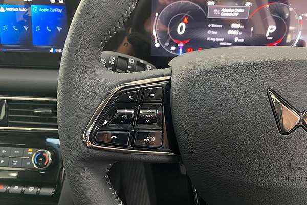 2025 Mahindra XUV700 AX7L