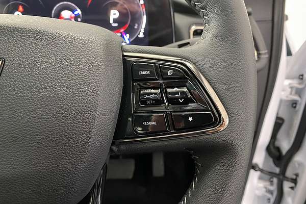 2025 Mahindra XUV700 AX7L