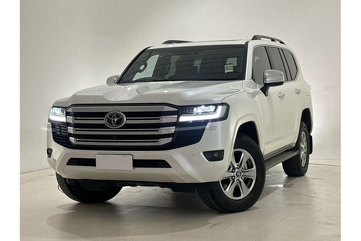 2024 Toyota Landcruiser Sahara FJA300R