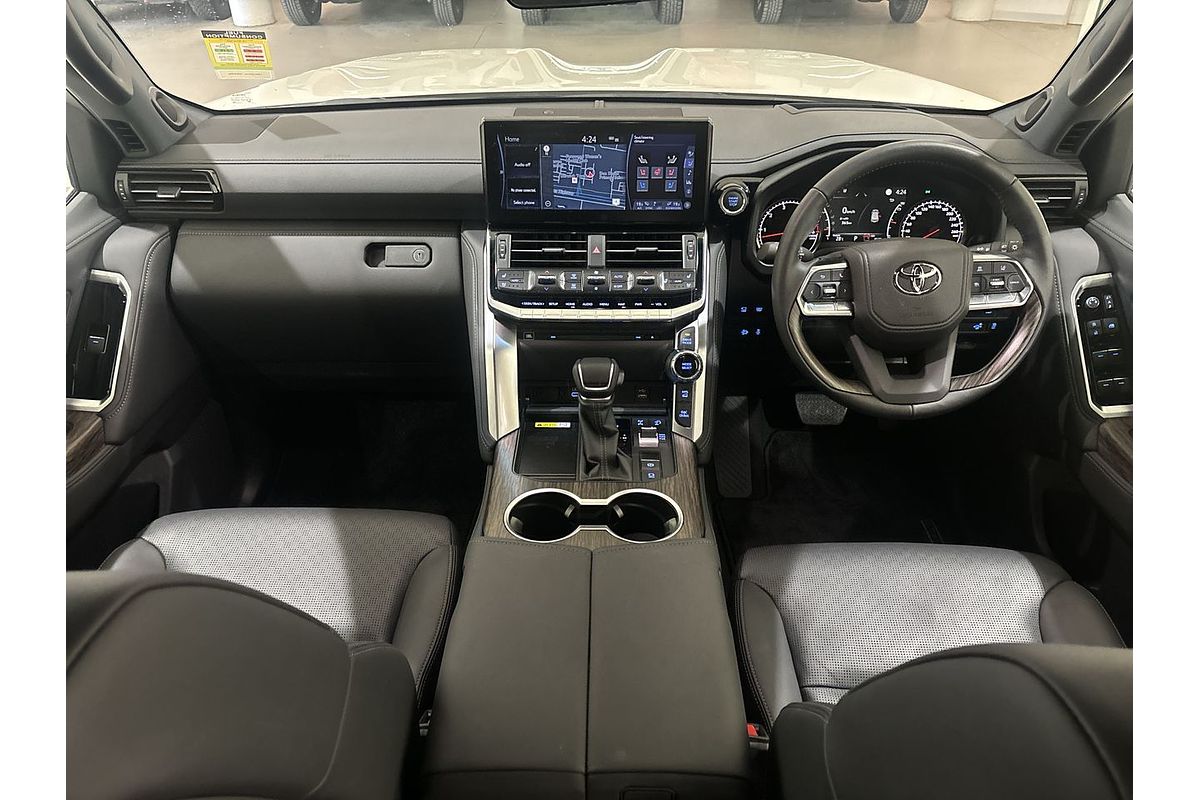 2024 Toyota Landcruiser Sahara FJA300R