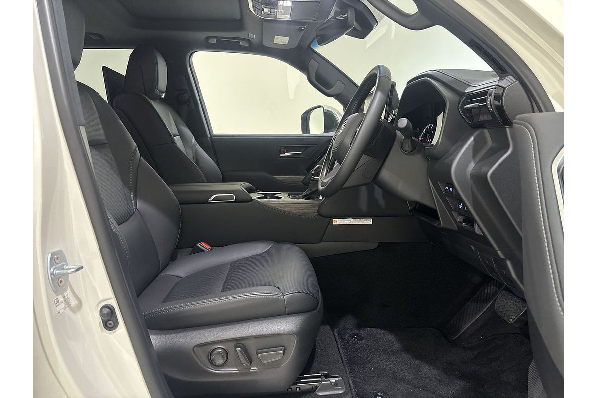 2024 Toyota Landcruiser Sahara FJA300R