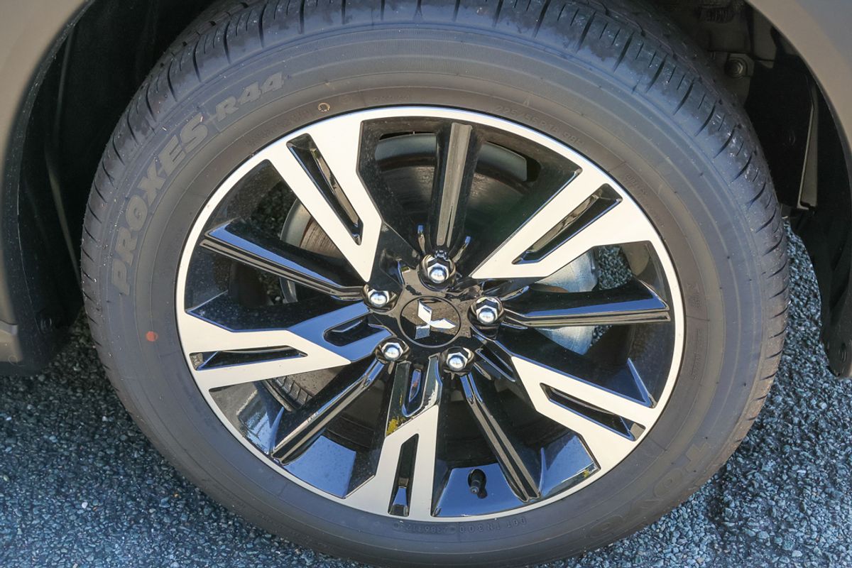 2024 Mitsubishi Eclipse Cross LS YB