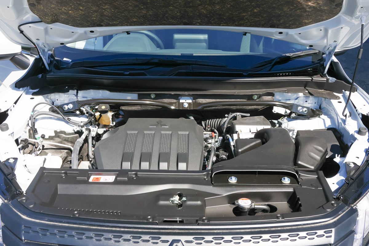 2024 Mitsubishi Eclipse Cross LS YB