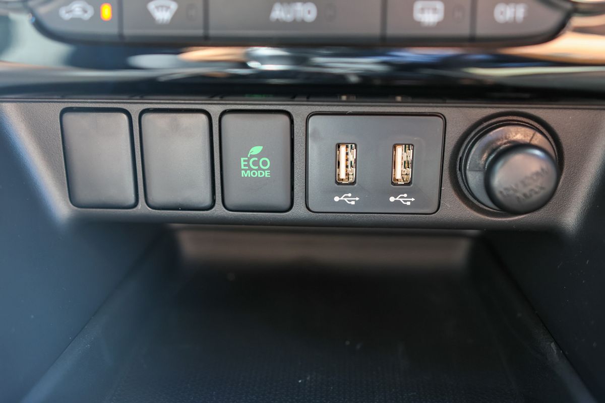 2024 Mitsubishi Eclipse Cross LS YB
