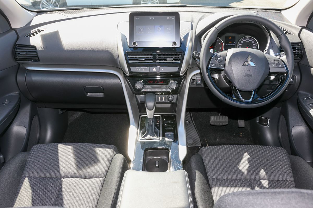 2024 Mitsubishi Eclipse Cross LS YB