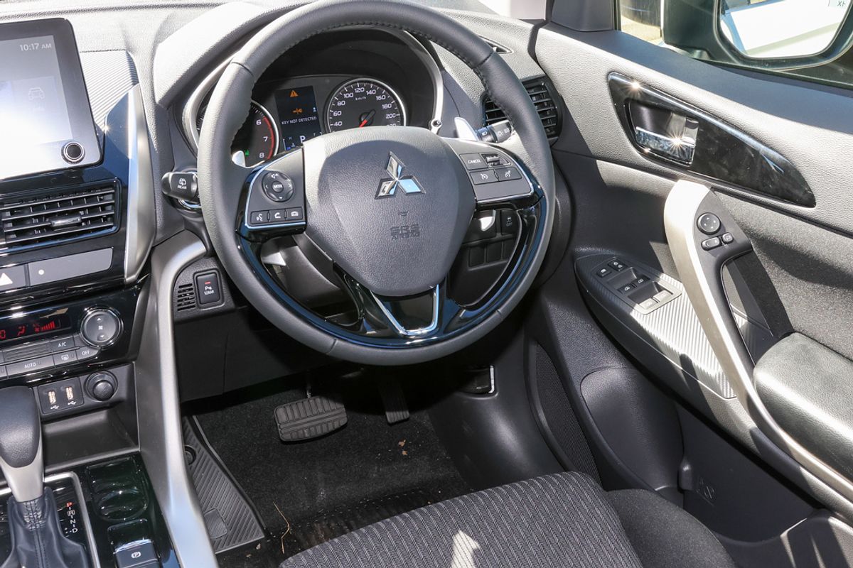 2024 Mitsubishi Eclipse Cross LS YB