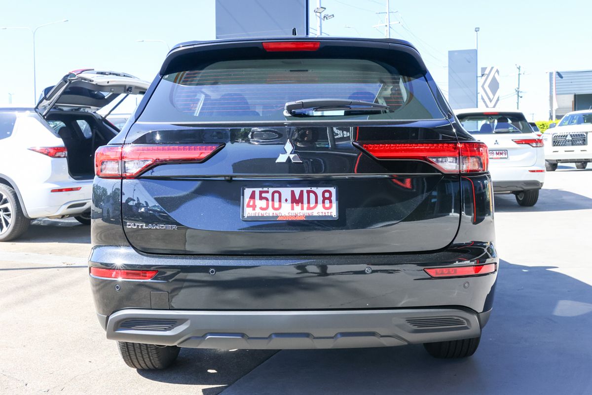 2024 Mitsubishi Outlander ES ZM