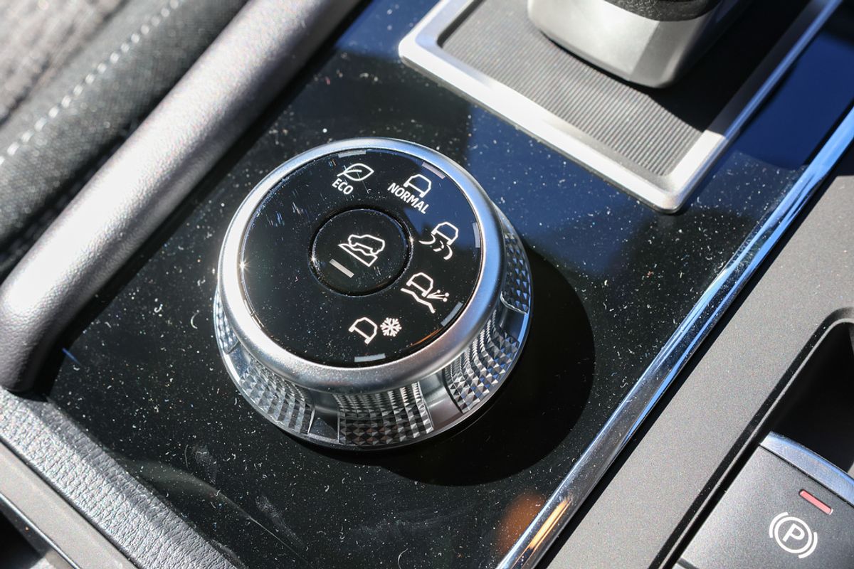 2024 Mitsubishi Outlander ES ZM