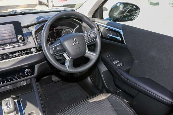 2024 Mitsubishi Outlander ES ZM