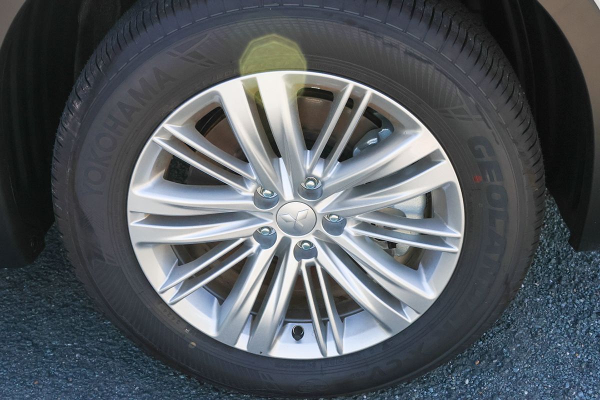 2024 Mitsubishi Outlander ES ZM