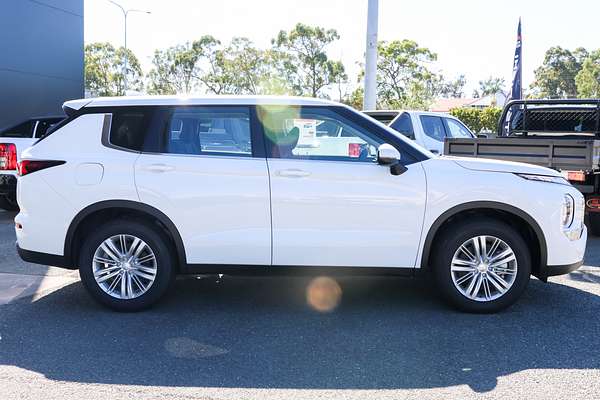 2024 Mitsubishi Outlander ES ZM