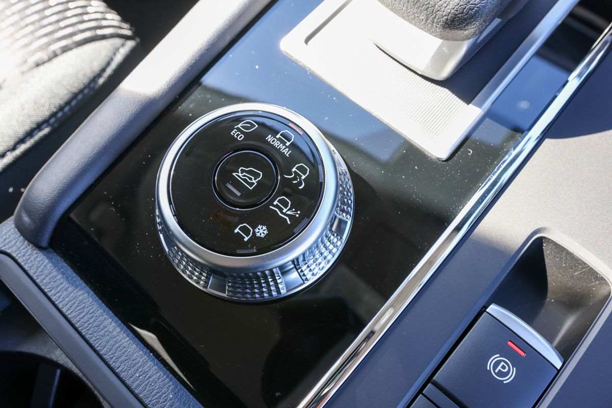 2024 Mitsubishi Outlander ES ZM
