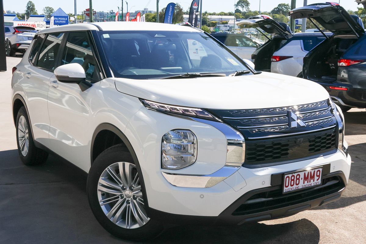 2024 Mitsubishi Outlander ES ZM